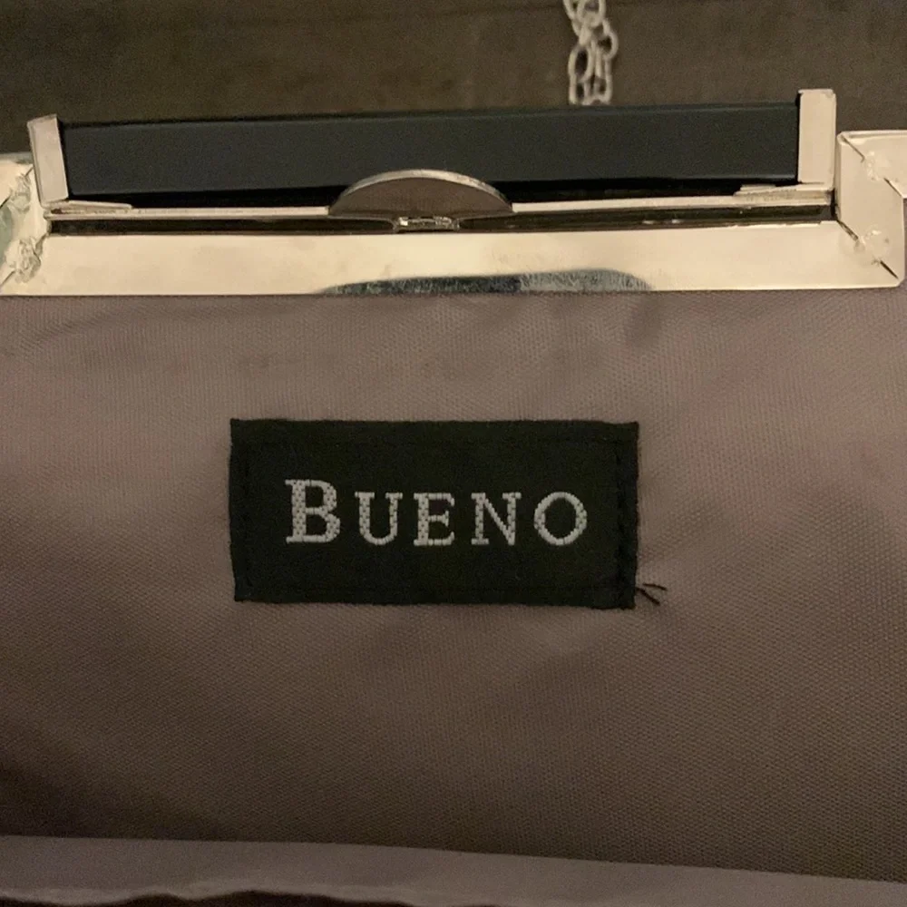Bueno Clutch - Picture 6 of 10